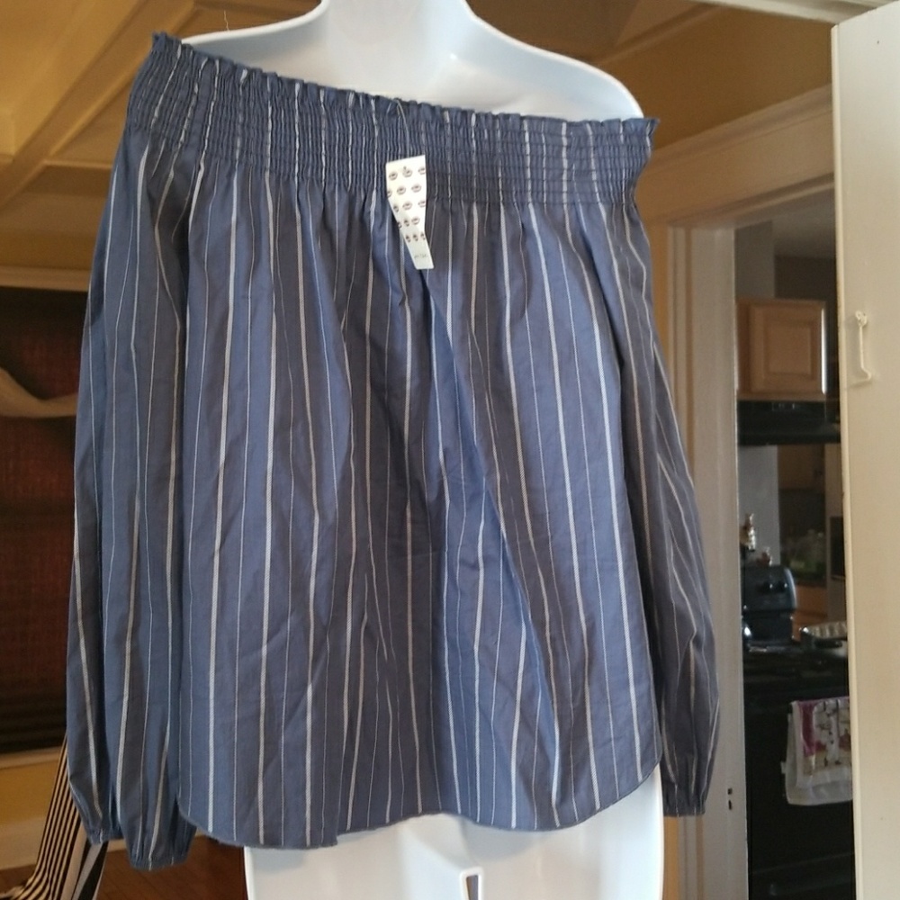 Tops - Picture 2 of 2